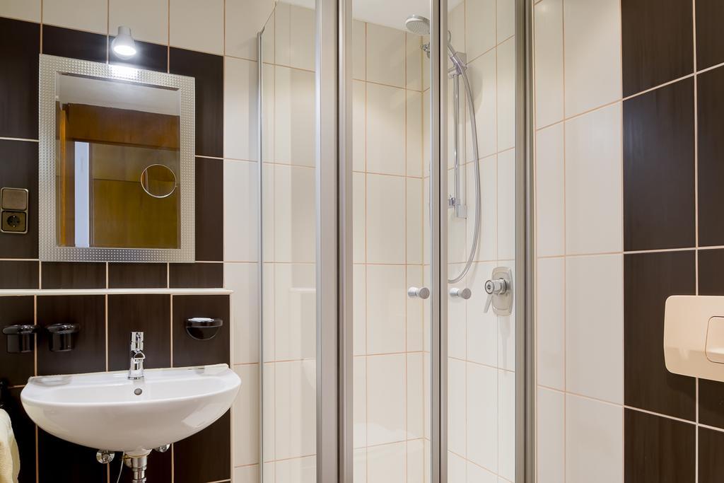 Hotel Am Brenner Tauberbischofsheim Buitenkant foto