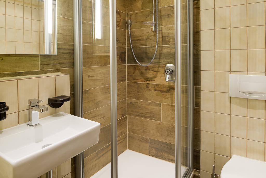 Hotel Am Brenner Tauberbischofsheim Buitenkant foto