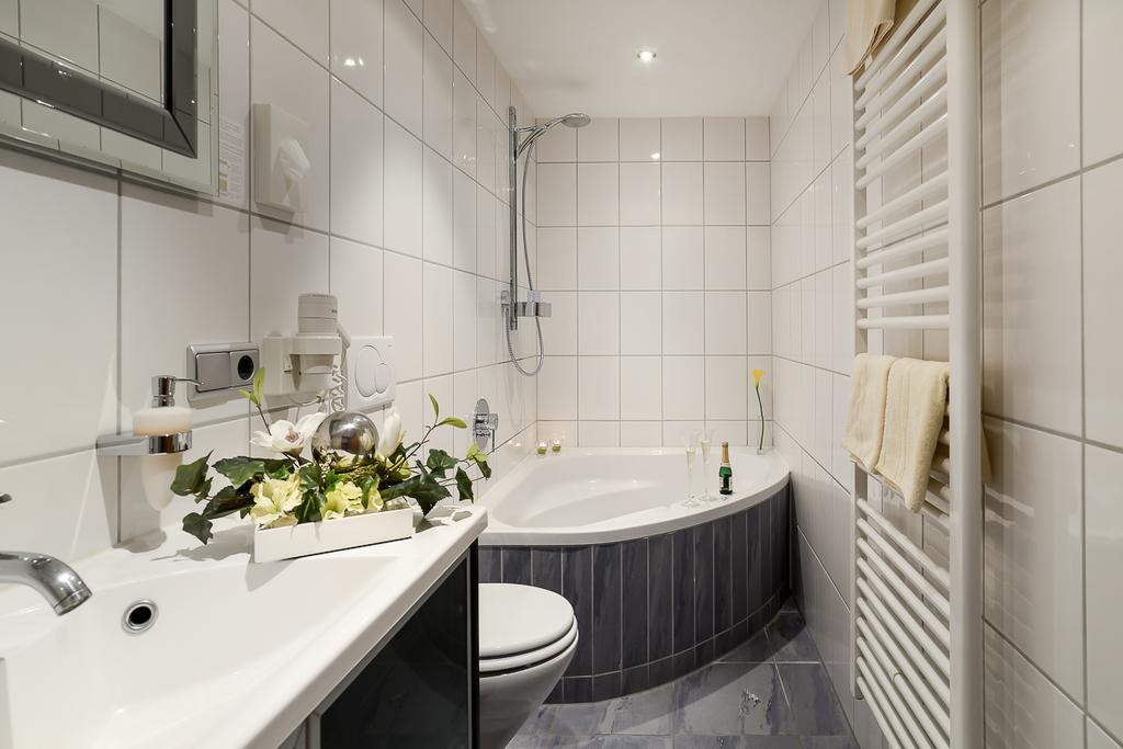 Hotel Am Brenner Tauberbischofsheim Buitenkant foto